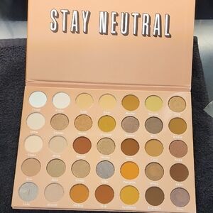 Stay Neutral Eyeshadow Palette by Lurella